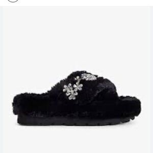 new EXPRESS faux fur rhinestone crossover slippers s small black